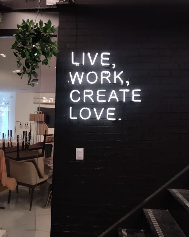 שלט ניאון למשרד